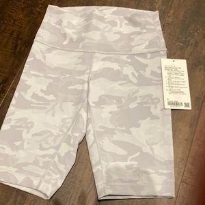 Lululemon Wonder Under HR Short 10"